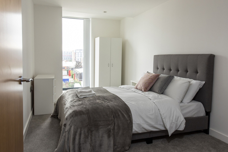 Bedroom 2, Cosy 2BR Apt Arndale Northern Qtr, Manchester