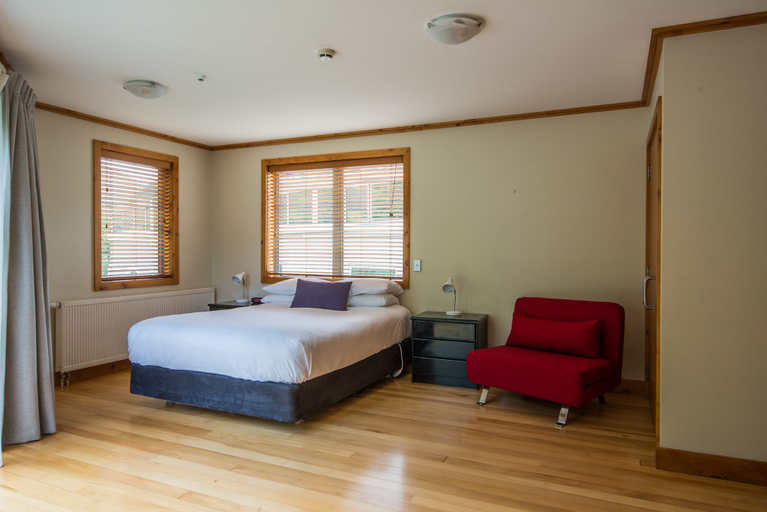 Bedroom 2, Coronation Lodge, Queenstown-Lakes