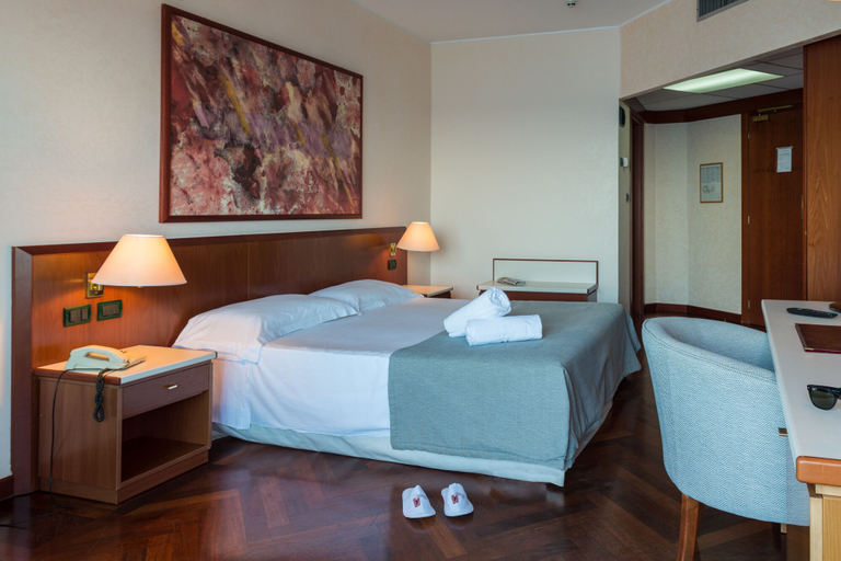 Bedroom 4, Splendid Hotel La Torre, Palermo