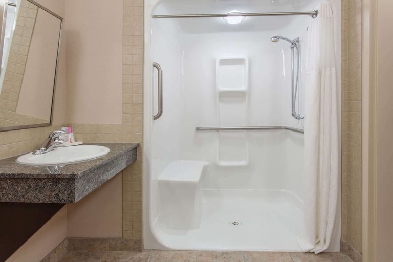 Bathroom 4, Ramada by Wyndham Brooks, Division No. 2
