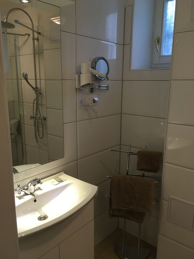 Bathroom 4, Hotel Vila Katrca, Ljubljana