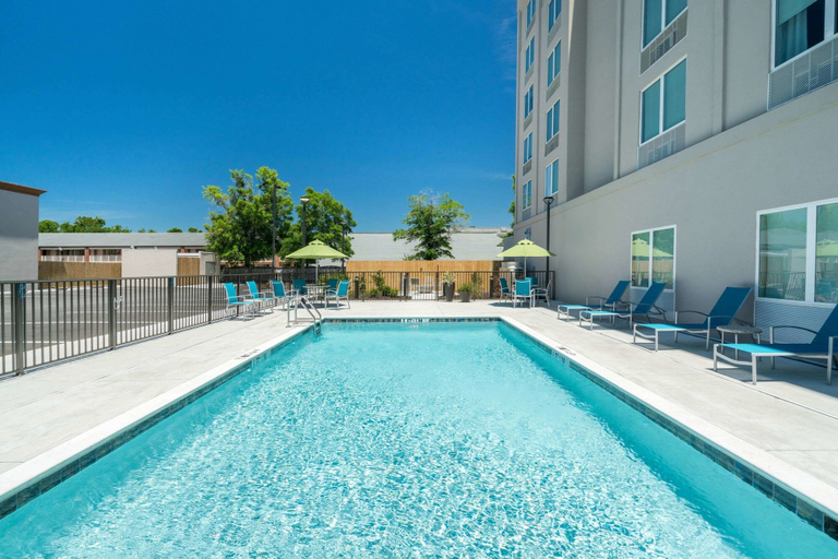 Sport & Beauty 5, La Quinta Inn & Suites by Wyndham Mobile, Mobile