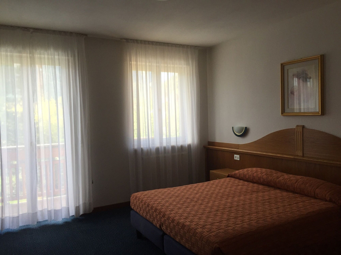 Bedroom 2, Albergo Gilda, Trento