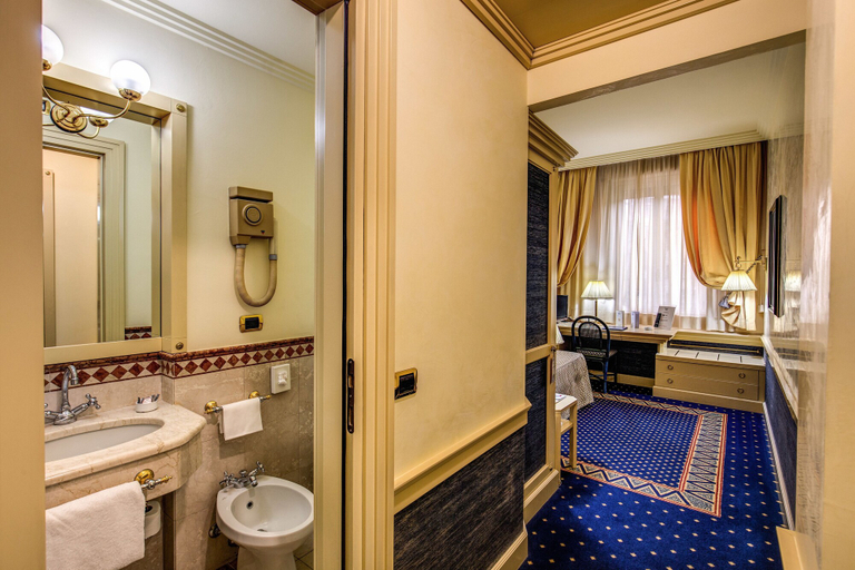 Bathroom 4, Auriga, Milano