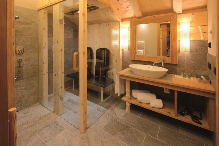 Bathroom 4, Tirler - Dolomites Living Hotel, Bolzano