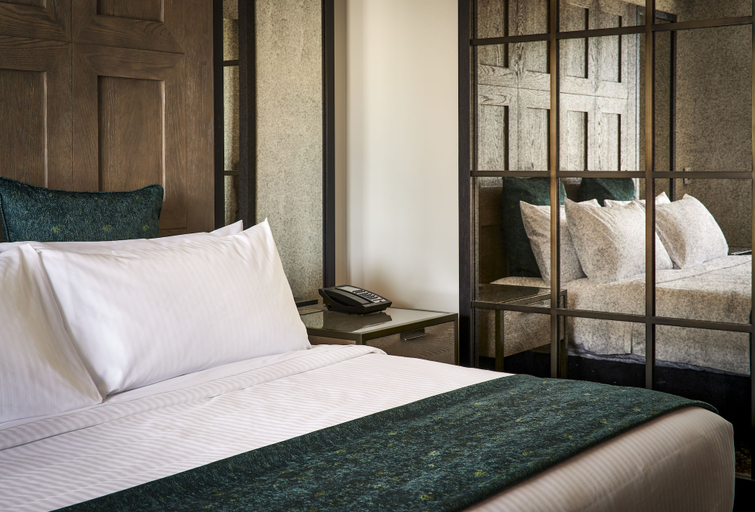 Bedroom 3, Lodge Kohler, Brown