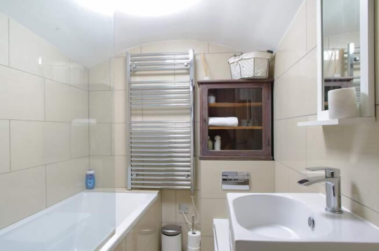 Bathroom 4, The London Agent Kensington Comeragh, London