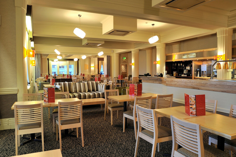Food & Drinks 5, Cliffs Hotel - Blackpool, Blackpool