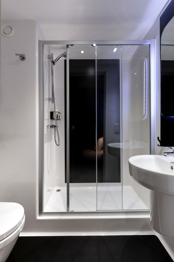 Bathroom 3, Kip Hotel, London