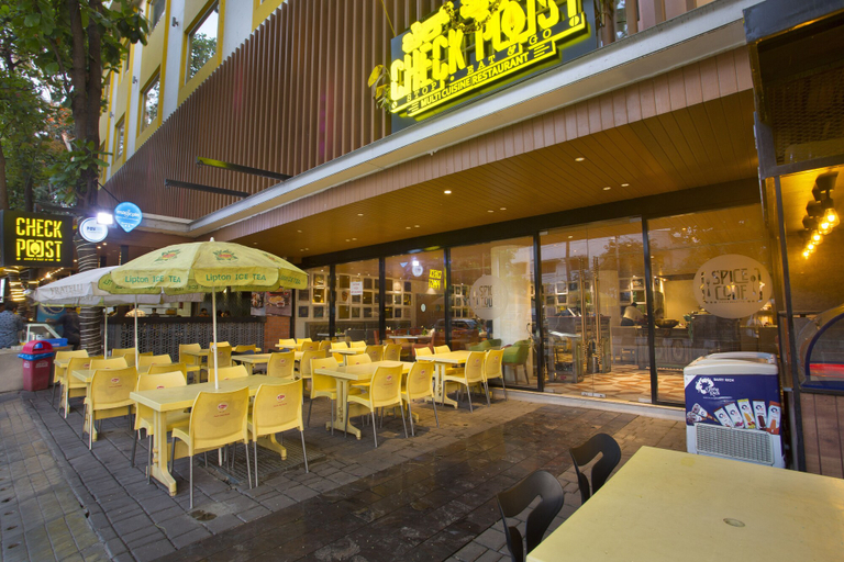 Food & Drinks 5, Fountain Tree by TGI, Bangalore