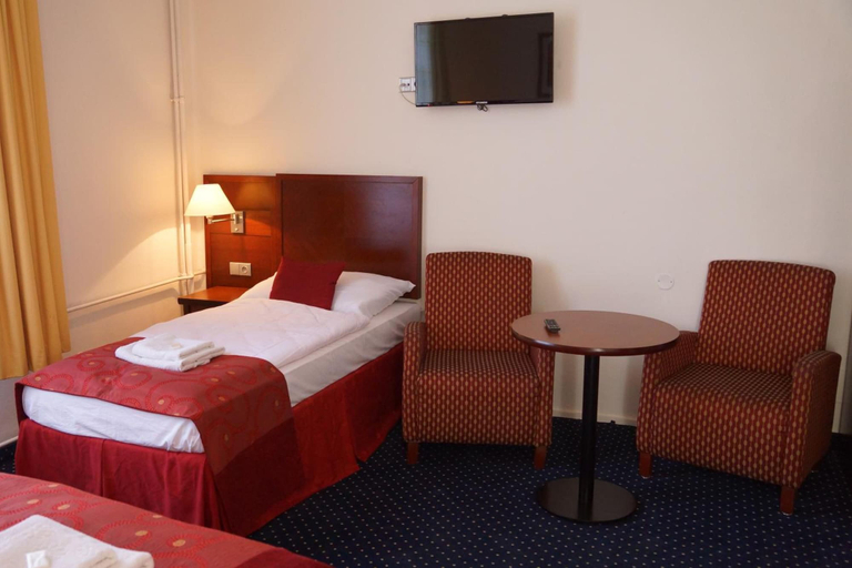 Bedroom 3, Hotel Grand, Praha - západ