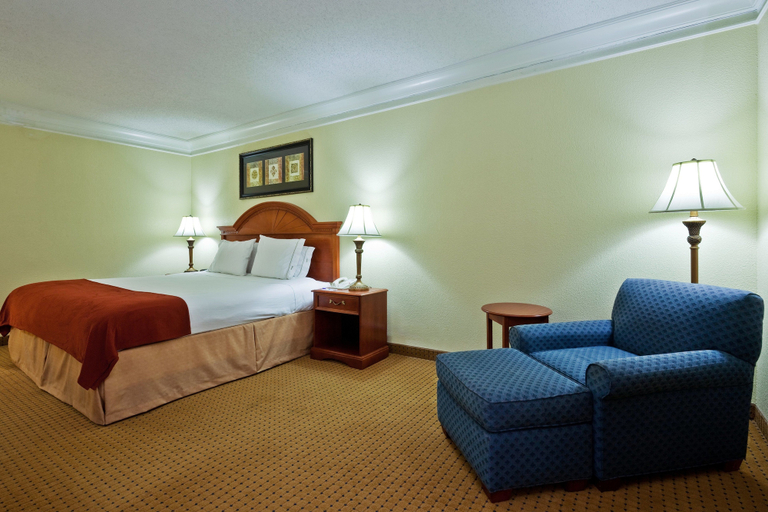 Bedroom 5, Holiday Inn Express RINGGOLD (CHATTANOOGA AREA) by IHG, Catoosa