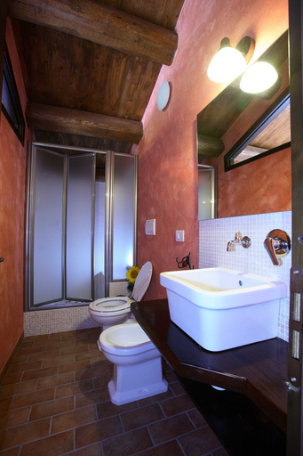 Bathroom 5, Country House Binnella, Macerata
