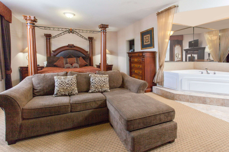 Bedroom 3, Ramada by Wyndham Brooks, Division No. 2