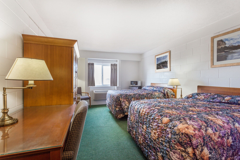 Bedroom 4, Moosejaw Inn, Division No. 7