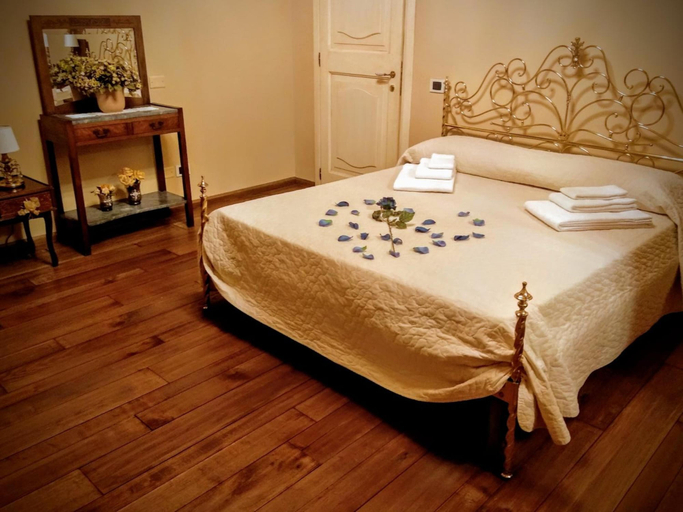 Bedroom 2, Terra del Sole, Macerata