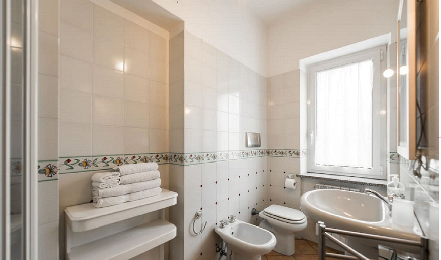 Bathroom 5, Fabiola Bed & Breakfast, Roma