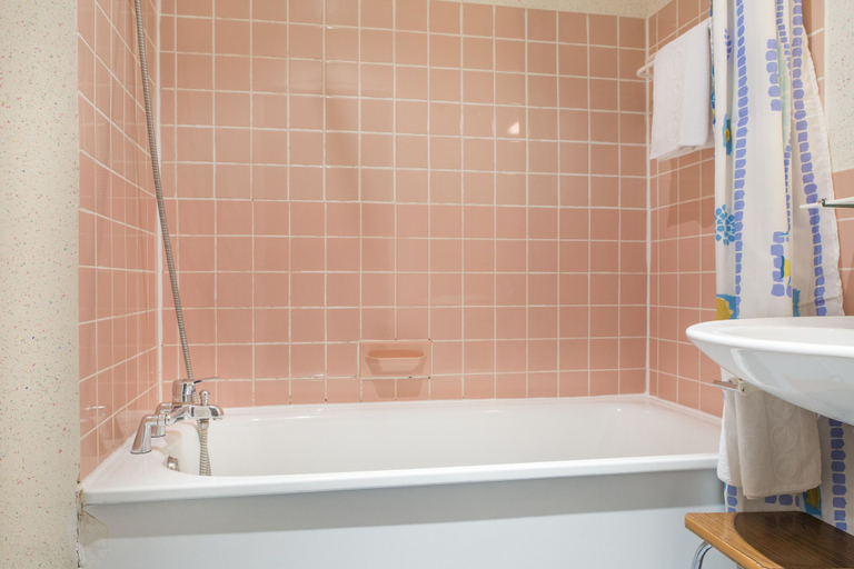Bathroom 4, Les Gens de Mer Dunkerque, Nord