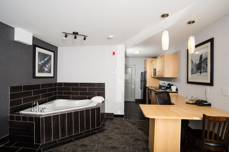 Others 5, Western Star All Suites Carnduff, Division No. 1