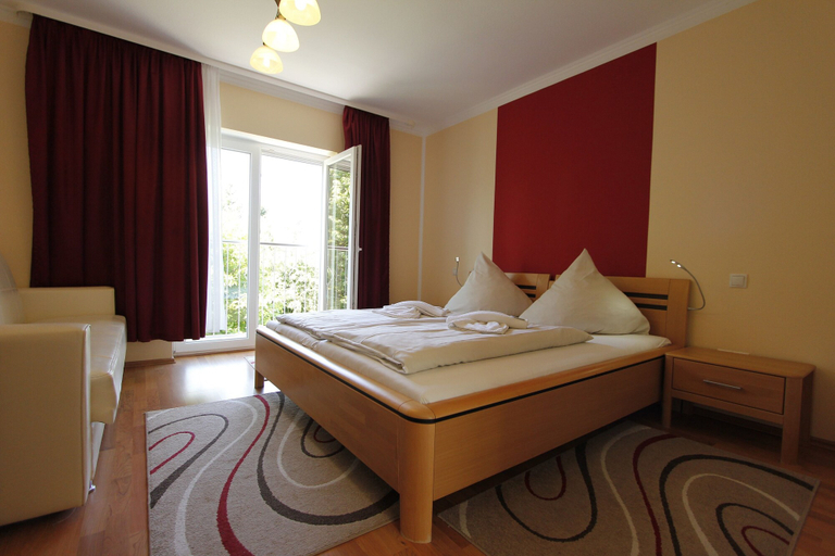 Bedroom 4, Hotel Rhein-Mosel-View, Mayen-Koblenz
