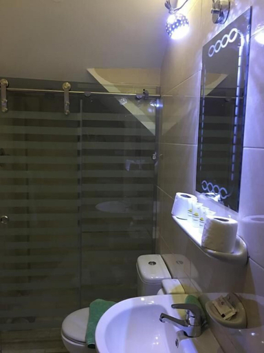 Bathroom 4, Oasis Hostel, Qasr an-Nil