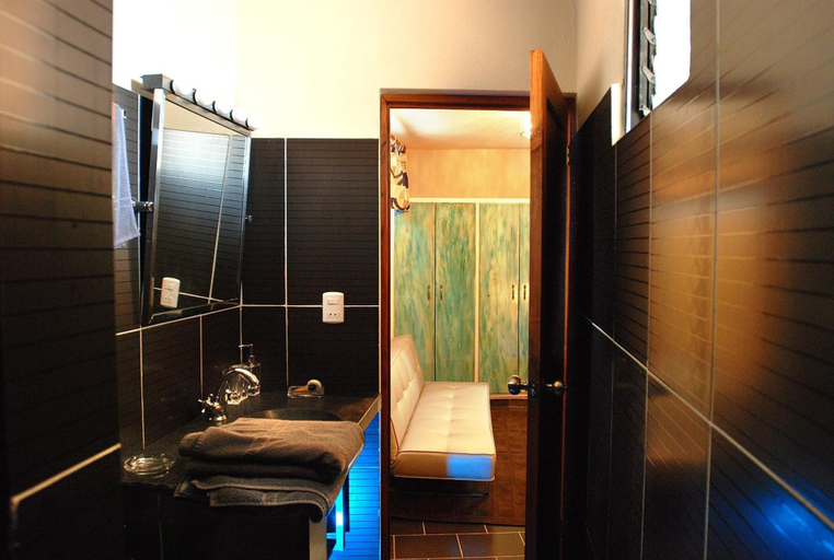 Bathroom 3, Casa Naemie, Distrito Nacional