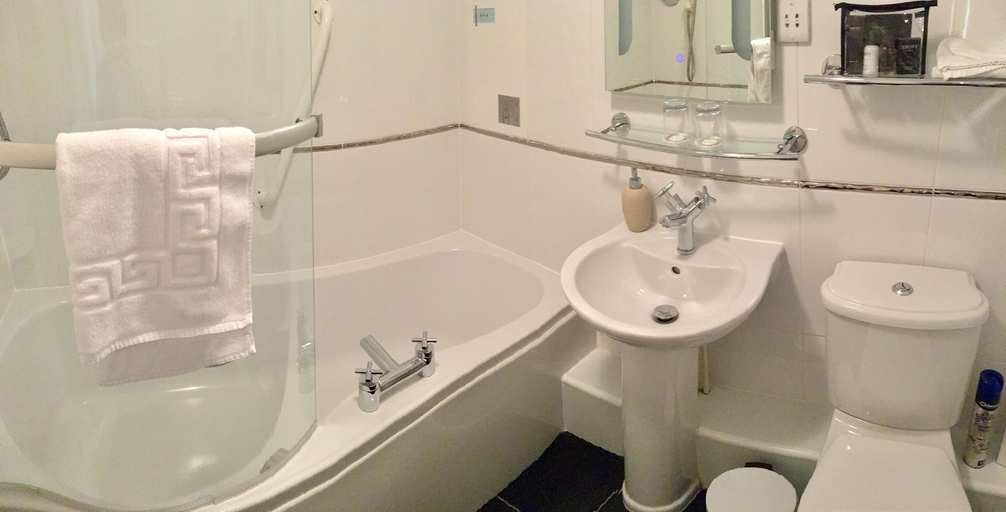 Bathroom 4, The Spindrift Guest House, Fife