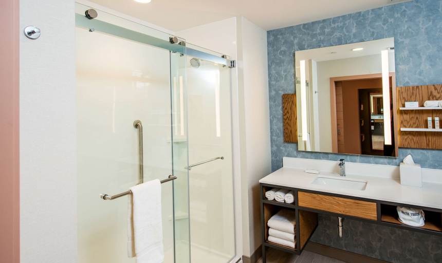 Bathroom 5, Hilton Garden Inn Moncton, NB, Westmorland