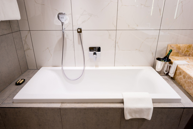 Bathroom 4, Hotel 2 Fevrier, Lome, Golfe (incl Lomé)