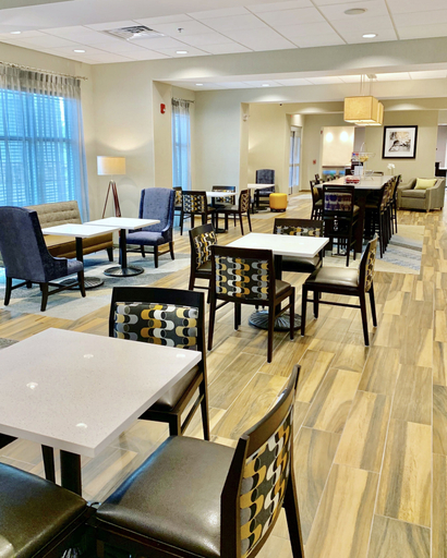 Food & Drinks 5, Hampton Inn Cranbury, Middlesex