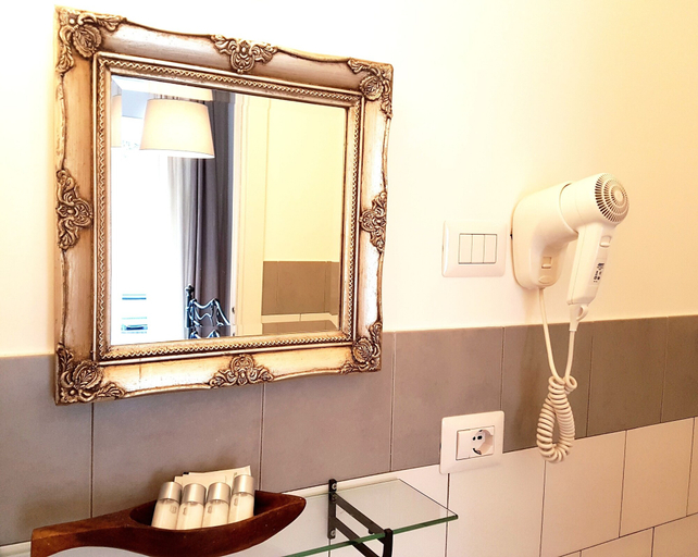 Bathroom 5, Sweet Dreams Roma, Rome