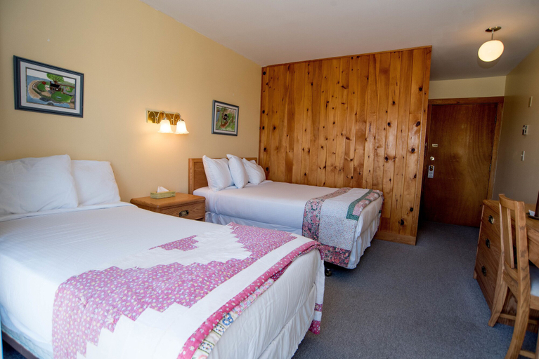 Bedroom 2, Brier Island Lodge, Digby