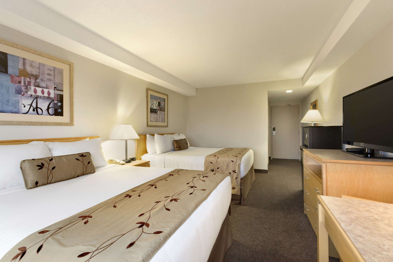 Bedroom 3, Days Inn by Wyndham Victoria Airport Sidney, Capital
