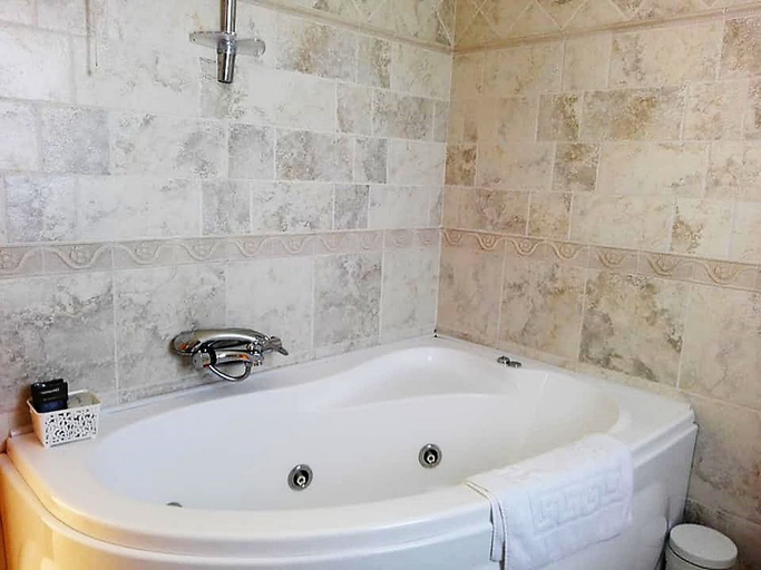 Bathroom 3, Posada El Nozal, Cantabria