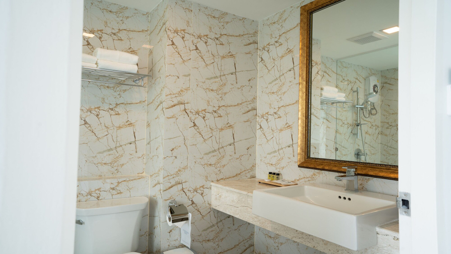Bathroom 5, B2 Phuket Premier Hotel, Phuket Island