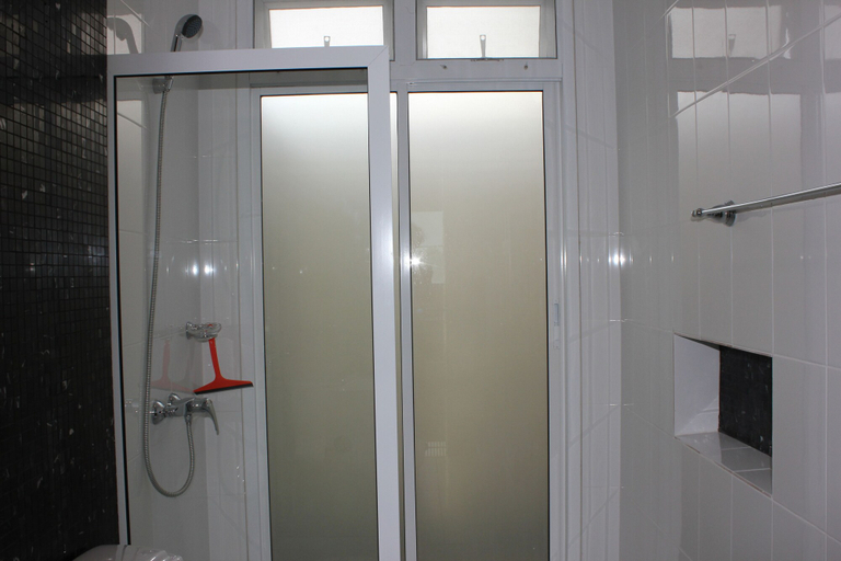 Bathroom 4, Talay Tara Resort, K. Sam Roi Yot
