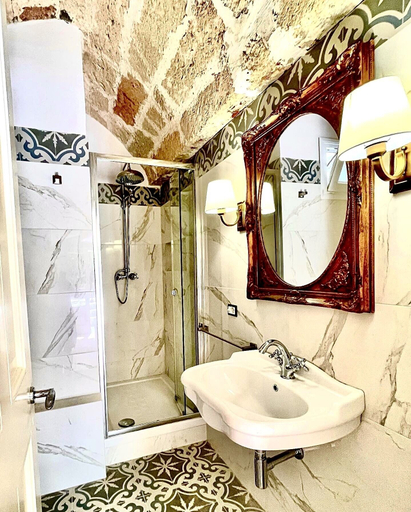 Bathroom 3, Villa Scinata Historic House, Lecce