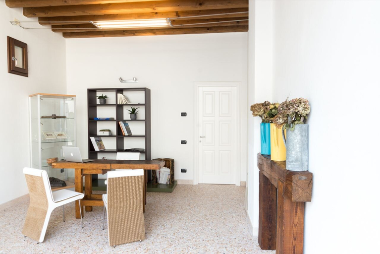 Others 5, Residence Le Bugne, Venezia
