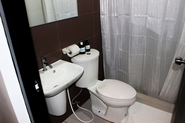 Bathroom 4, Acacia Garden Inn, Coron