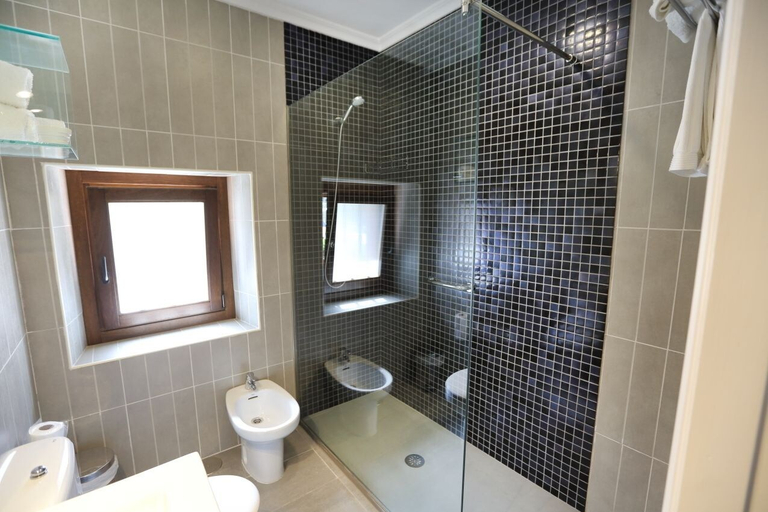 Bathroom 4, Apartamentos Santa Lucía, Cantabria