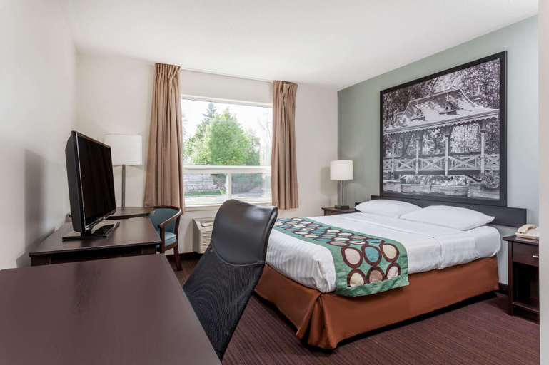 Bedroom 3, Super 8 by Wyndham Peterborough, Peterborough