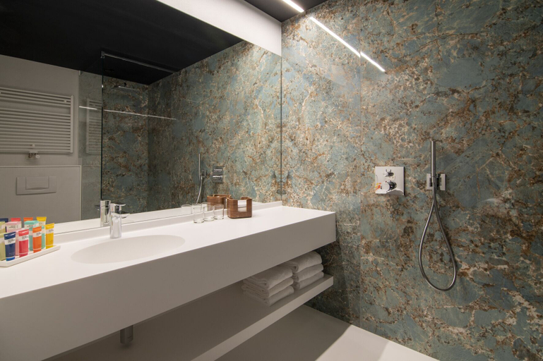 Bathroom 5, Hotel Pax, West-Vlaanderen