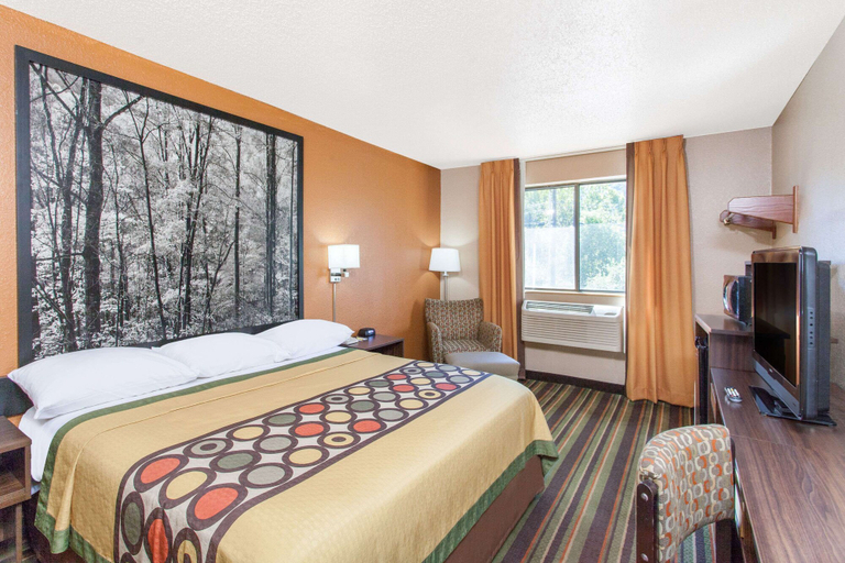 Bedroom 3, Super 8 by Wyndham Norton VA, Norton