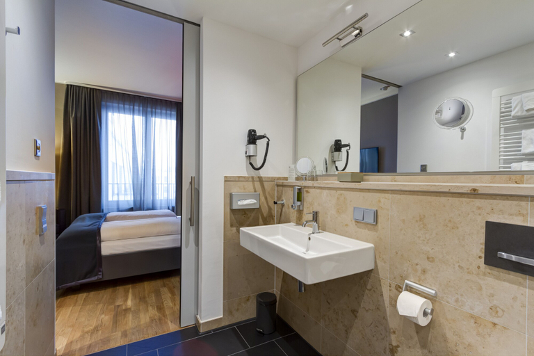 Bathroom 4, Qube Hotel Bahnstadt, Heidelberg