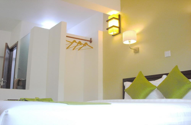 Bedroom 3, The Columns, Kampong Bay