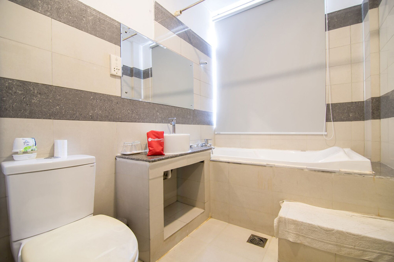 Bathroom 4, Phuong Thuy Hotel Thu Duc near QL13, Thủ Đức