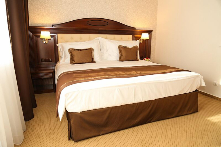Bedroom 3, Hotel Carmen, Predeal