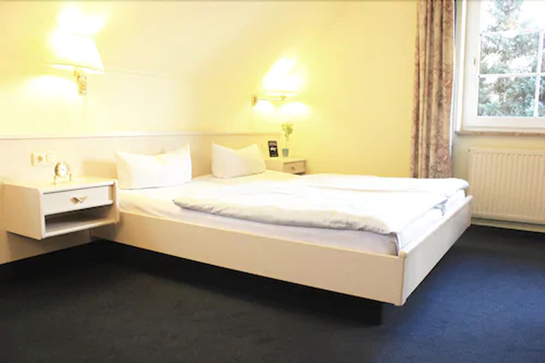 Bedroom 3, Hotel Altenwerder Hof, Hamburg