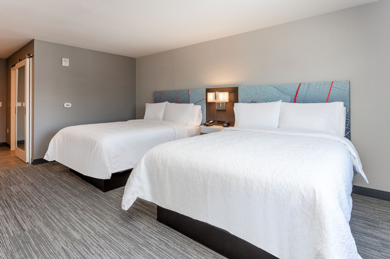 Bedroom 3, Hampton Inn Oakland Downtown-City Center, Alameda