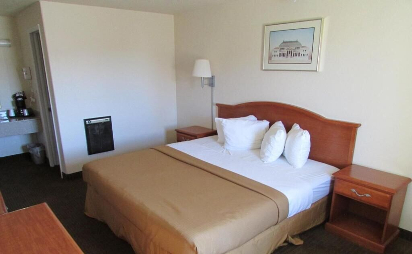 Bedroom 3, Western Inn, Sweetwater